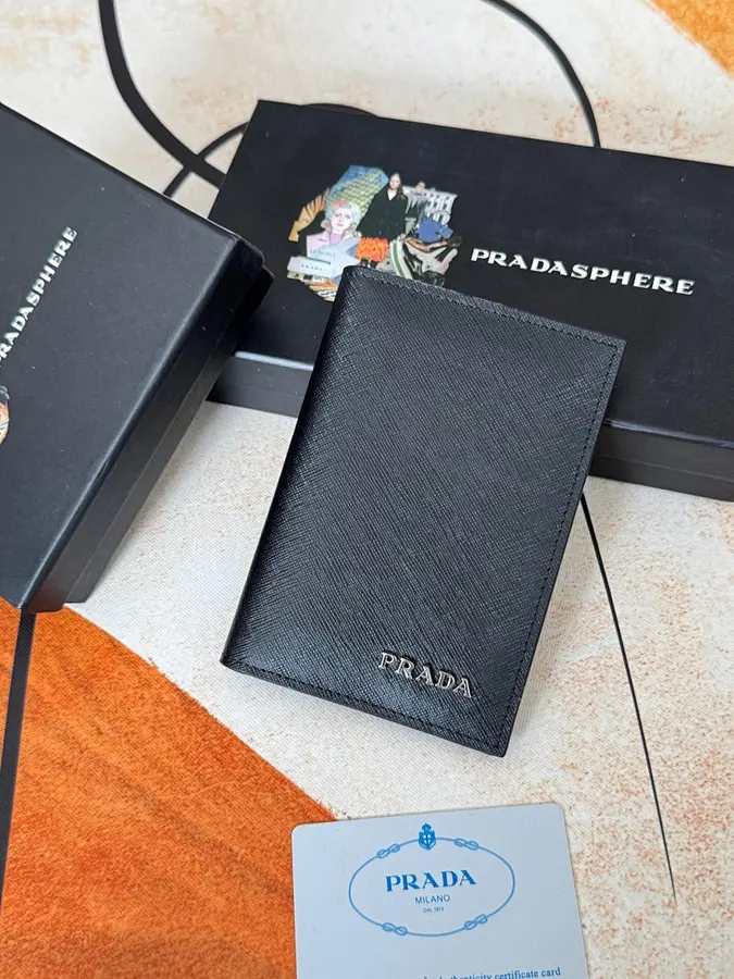 プラダ(PRADA) カードホルダー 新品 男女兼用 コンパクト|3C6489A5の商品画像