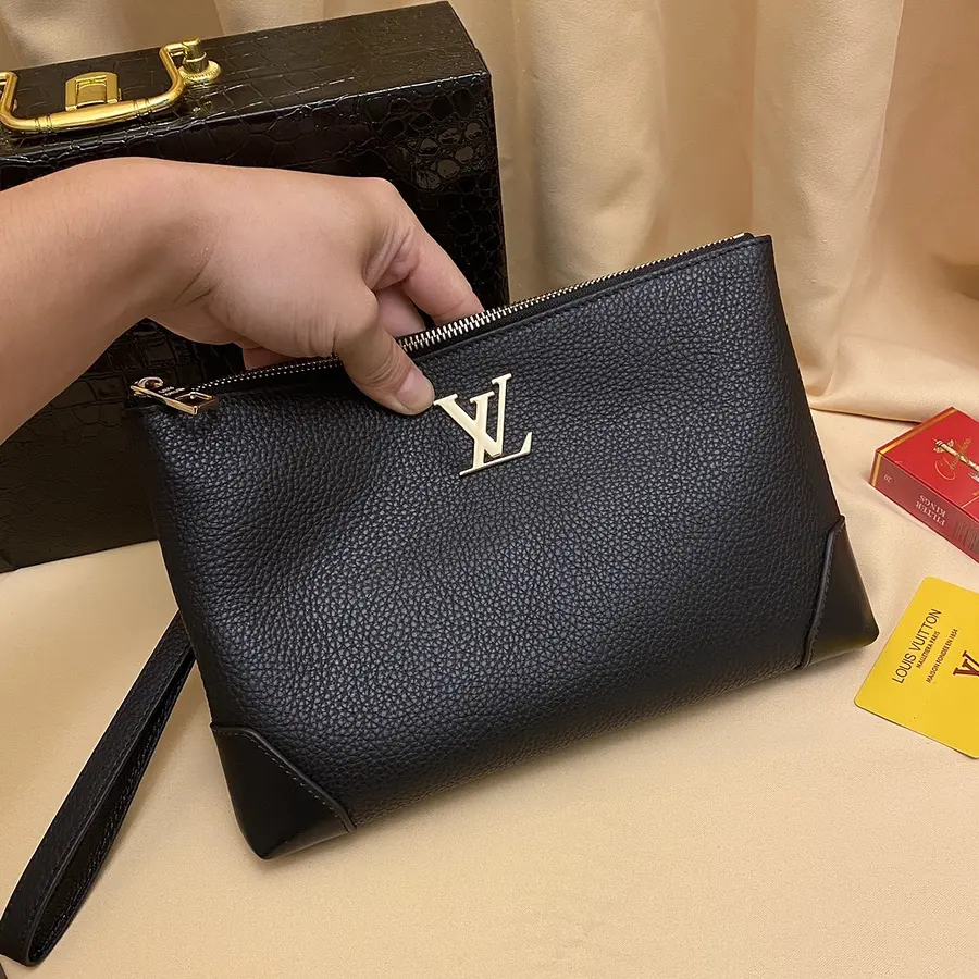 ルイ・ヴィトン（LOUIS VUITTON） クラッチバッグ 手持ちタイプ メンズ｜新品 3D28A937の商品画像