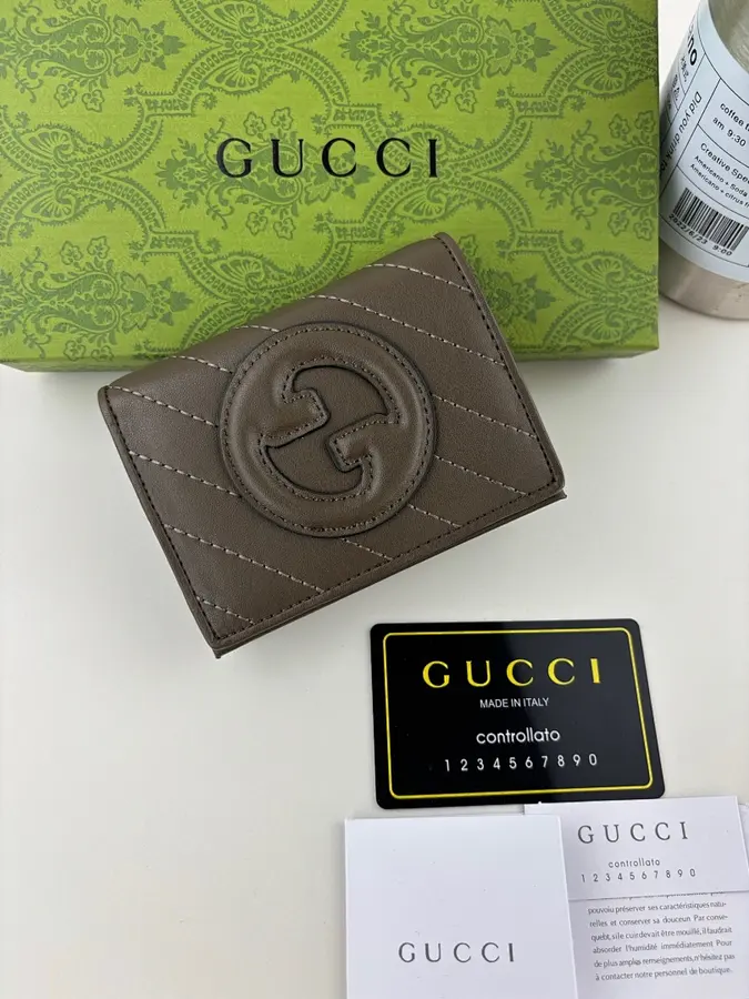 グッチ（GUCCI） コンパクト財布 新品 レディース 持ち歩きやすい｜3D2F1F99の商品画像