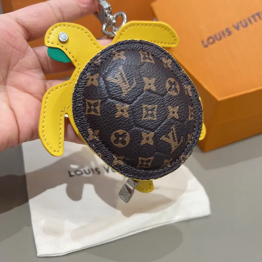 ルイ・ヴィトン(LOUIS VUITTON) キーケース モノグラム 男女兼用|新品 3E97736Bの商品画像