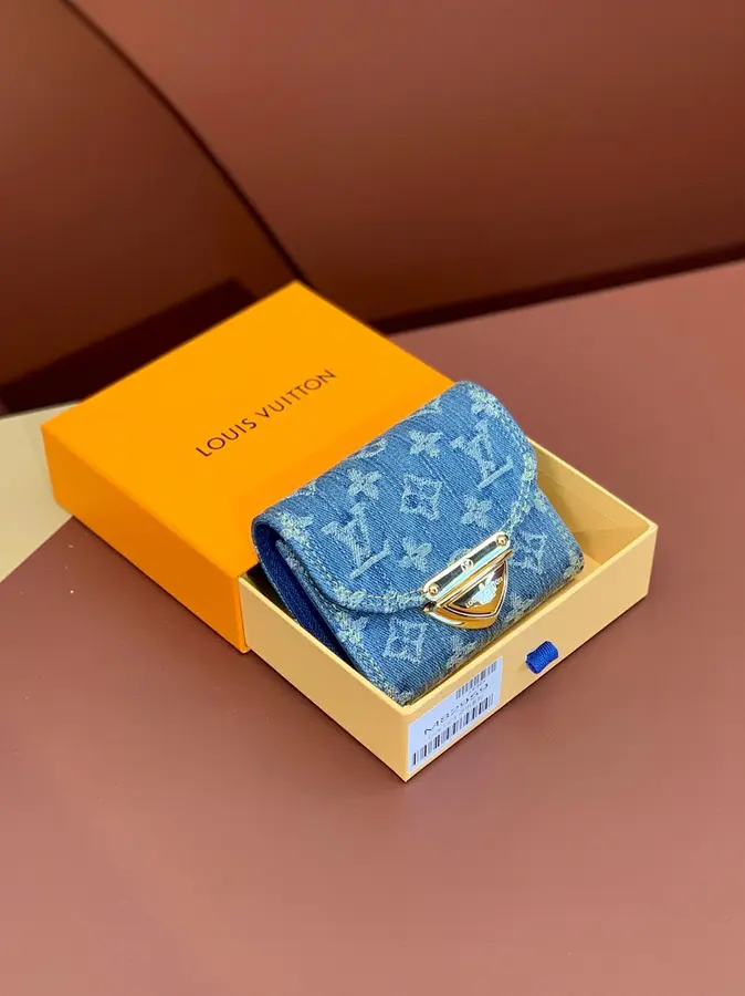 ルイ・ヴィトン(LOUIS VUITTON) コンパクト財布 新品 レディース 持ち歩きやすい|3EA15E93の商品画像