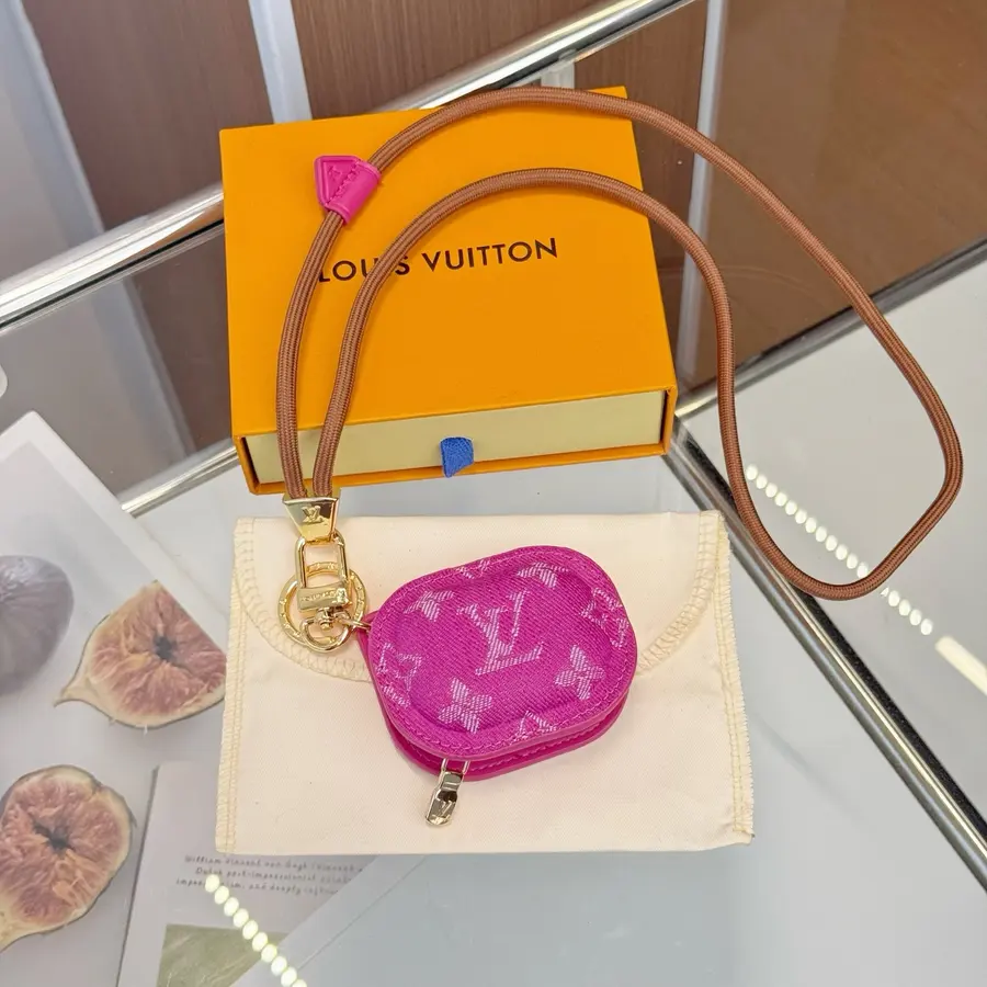 ルイ・ヴィトン(LOUIS VUITTON) キーケース モノグラム 男女兼用|新品 3EBD02BAの商品画像