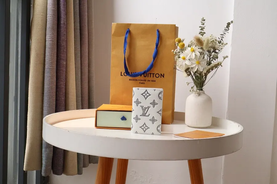 ルイ・ヴィトン（LOUIS VUITTON） レディース コンパクト財布 持ち歩きやすい｜新品 3EBD2489