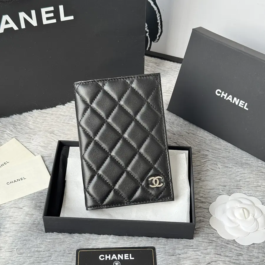 CHANEL シャネル（CHANEL） レディース パスポートケース レザー｜新品 40CBD632