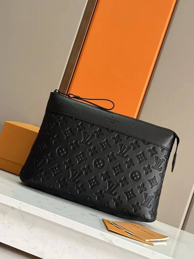 ルイ・ヴィトン(LOUIS VUITTON) クラッチバッグ レザー メンズ|新品 42CA5691の商品画像