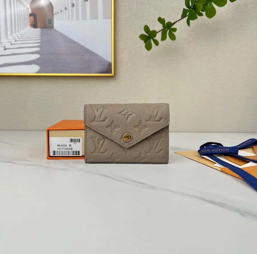 ルイ・ヴィトン（LOUIS VUITTON） 持ち歩きやすい ミニ財布 レディース｜新品 439AF5A6