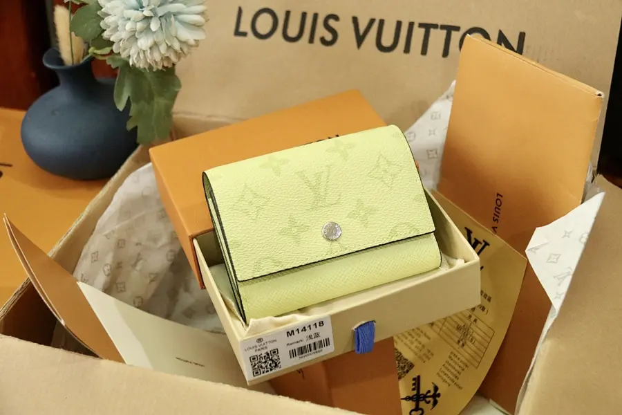 ルイ・ヴィトン（LOUIS VUITTON） ミニ財布 新品 レディース 持ち歩きやすい｜43B67DDC