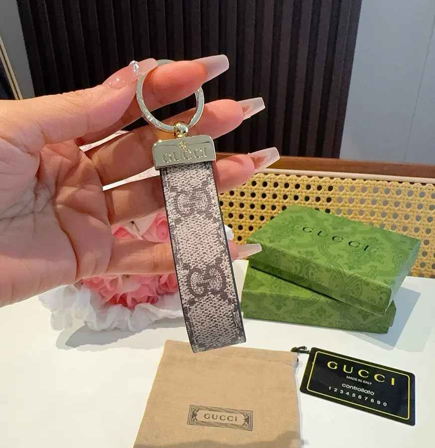 GUCCI グッチ（GUCCI） モノグラム キーホルダー 男女兼用｜新品 46F00550