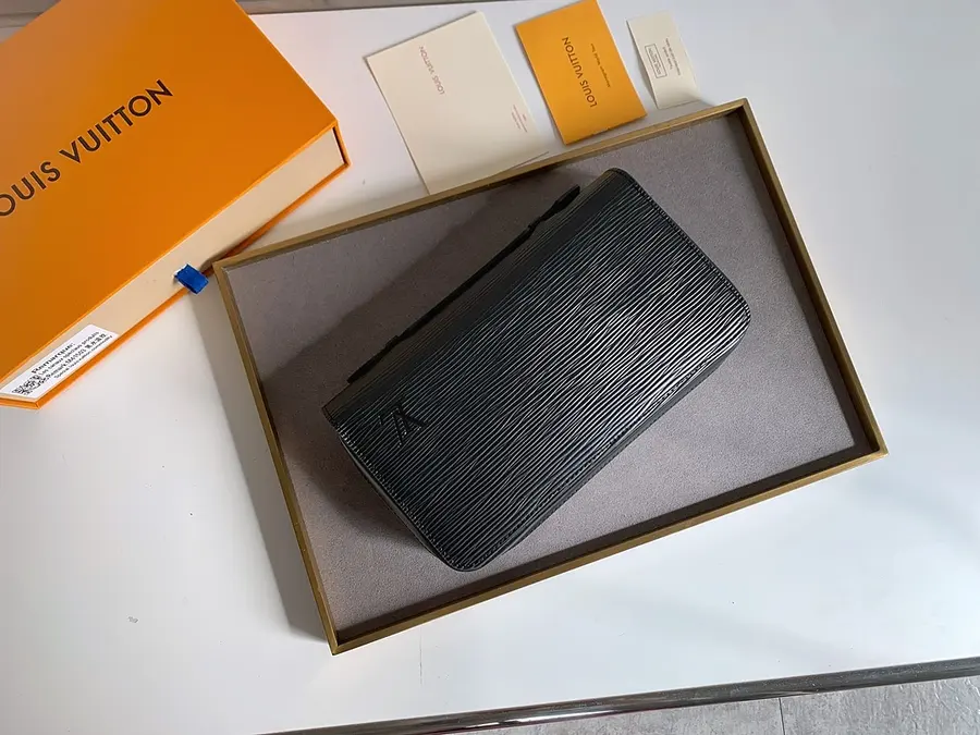 ルイ・ヴィトン（LOUIS VUITTON） 収納しやすい ロングウォレット レディース｜新品 4B6025B4