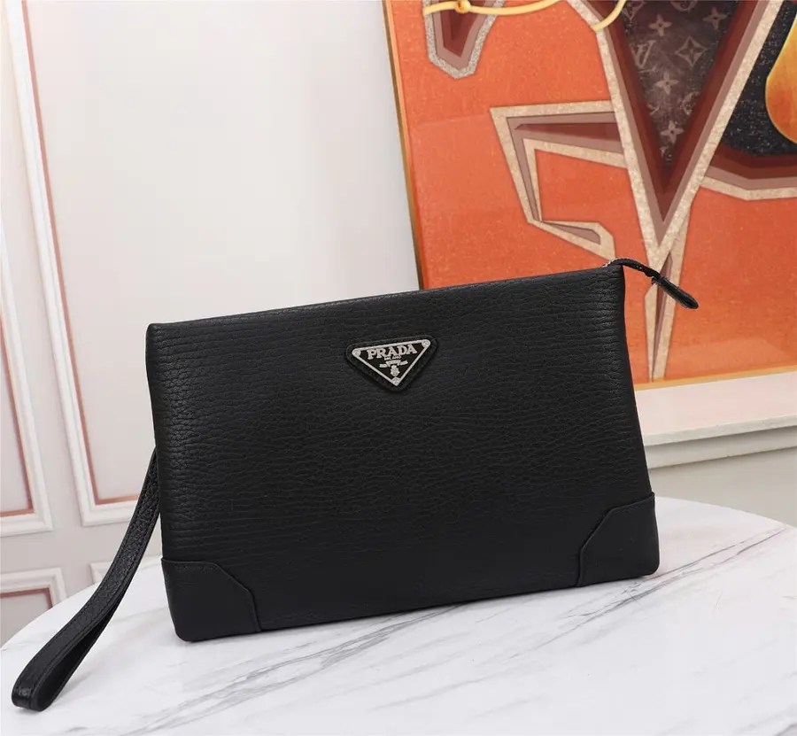 プラダ（PRADA） メンズ クラッチバッグ 手持ちタイプ｜新品 4CBD0E6E