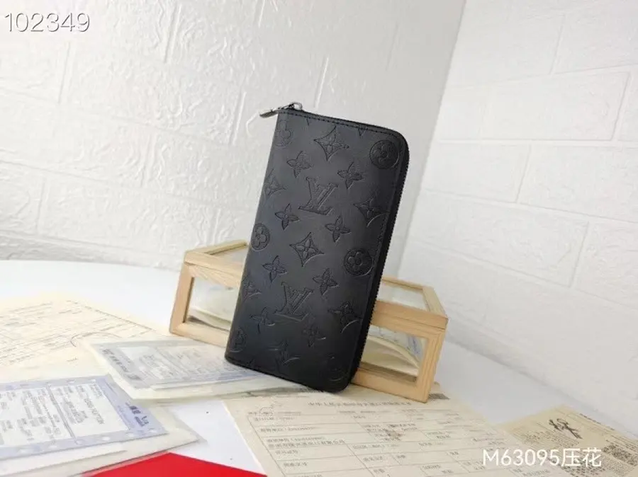 ルイ・ヴィトン（LOUIS VUITTON） 財布 新品 メンズ レザー｜4D3385C3
