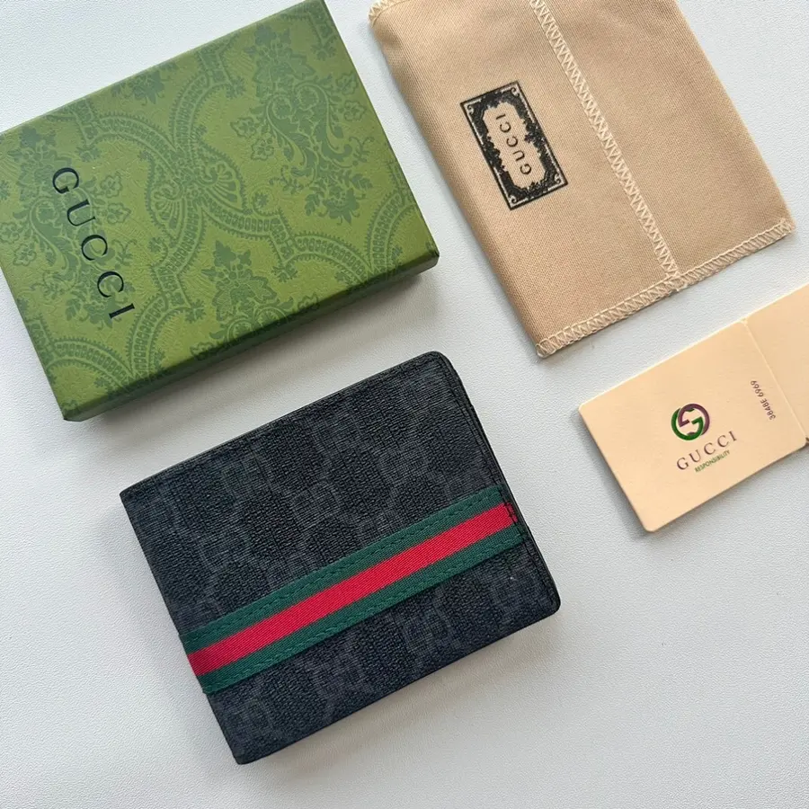 グッチ（GUCCI） ミニ財布 新品 メンズ コンパクト｜4EC8E397