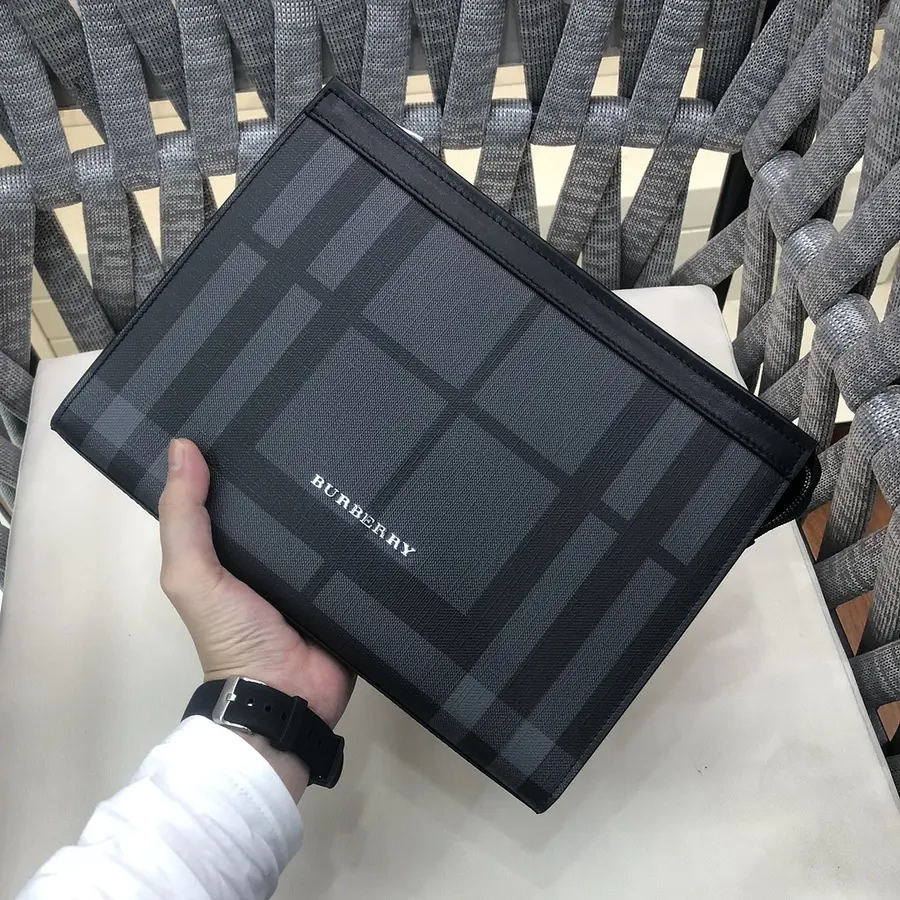 BURBERRY バーバリー（BURBERRY） 手持ちタイプ クラッチバッグ メンズ｜新品 4FAFBF71