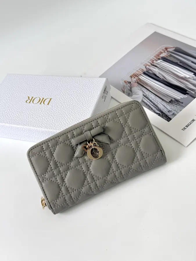 ディオール（DIOR） ロングウォレット 新品 レディース レザー｜4FE475A5の商品画像