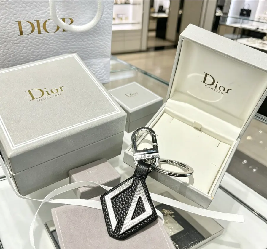 DIOR ディオール（DIOR） 男女兼用 キーホルダー バッグアクセサリー｜新品 5057FBA8
