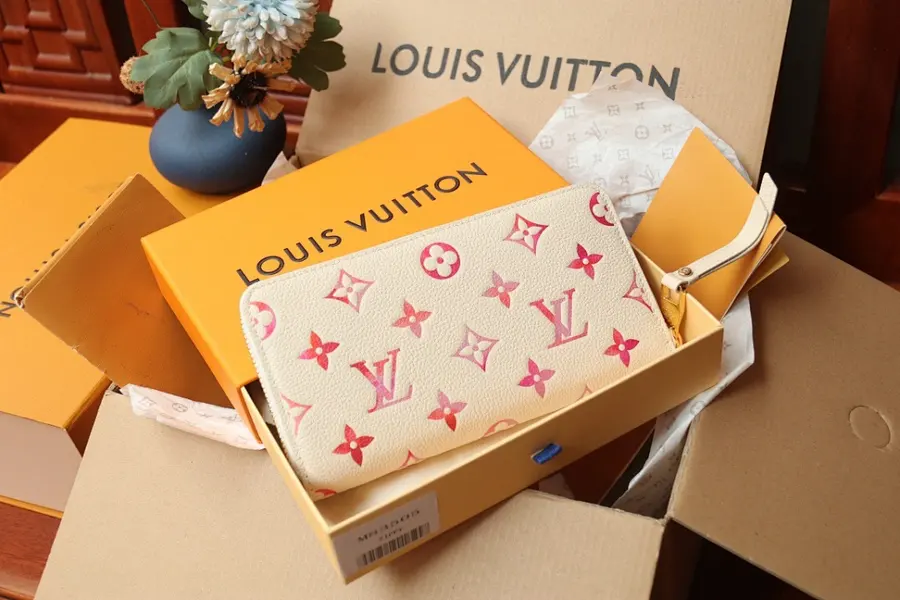 ルイ・ヴィトン（LOUIS VUITTON） 長財布 新品 レディース レザー｜52DA27B7の商品画像