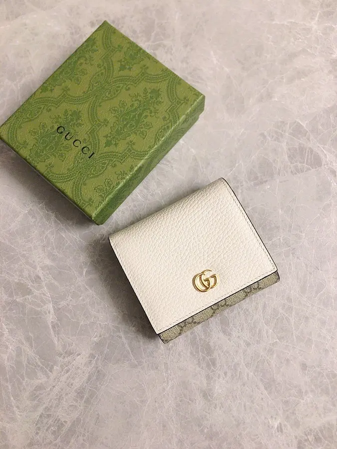グッチ（GUCCI） 持ち歩きやすい コンパクト財布 レディース｜新品 53CD0AA2の商品画像