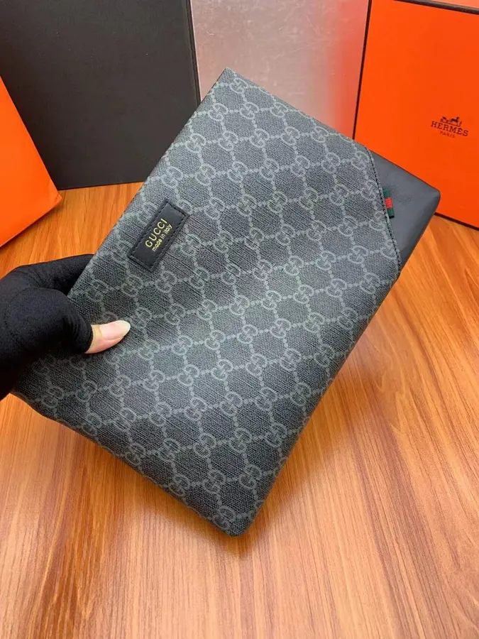 GUCCI グッチ（GUCCI） メンズ クラッチバッグ レザー｜新品 53CE69DD