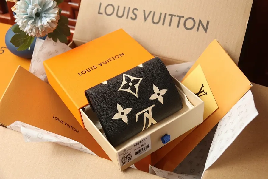 ルイ・ヴィトン（LOUIS VUITTON） 持ち歩きやすい ミニ財布 レディース｜新品 53F5C5E4