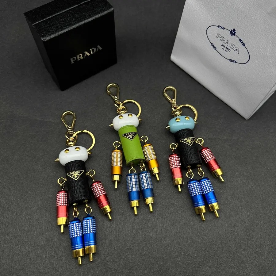 プラダ（PRADA） レディース キーホルダー サフィアーノ｜新品 546110DE