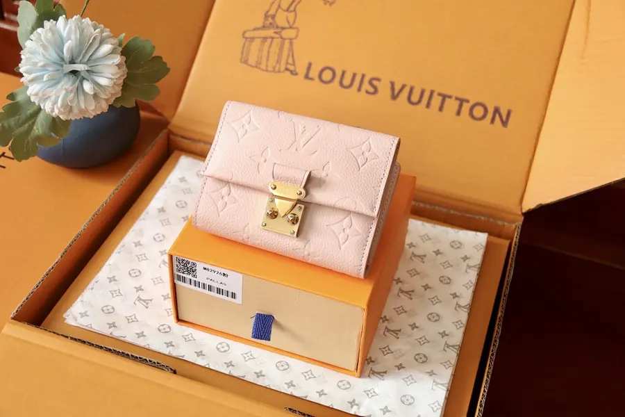 ルイ・ヴィトン（LOUIS VUITTON） コンパクト ミニ財布 レディース｜新品 569675E2