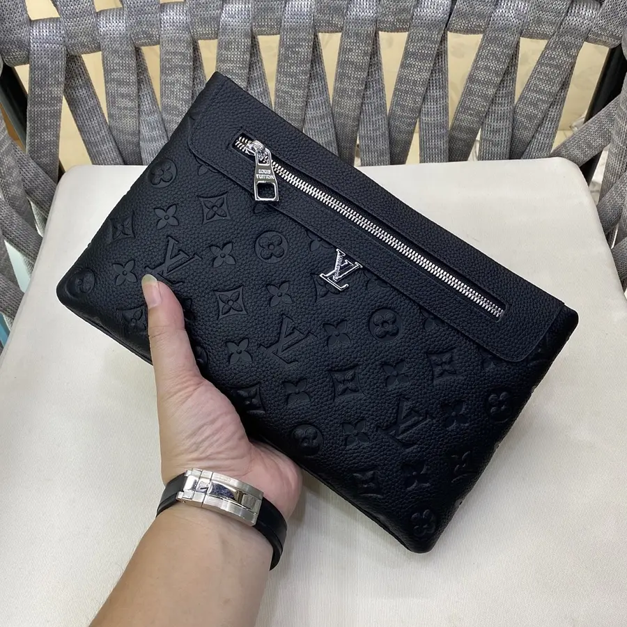 LOUIS VUITTON ルイ・ヴィトン（LOUIS VUITTON） クラッチバッグ 新品 メンズ レザー｜57BF5E64