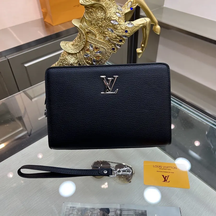 ルイ・ヴィトン（LOUIS VUITTON） クラッチバッグ 手持ちタイプ メンズ｜新品 58156E69