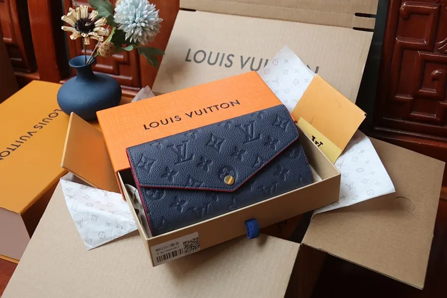 ルイ・ヴィトン(LOUIS VUITTON) レザー ロングウォレット レディース|新品 583D4247の商品画像