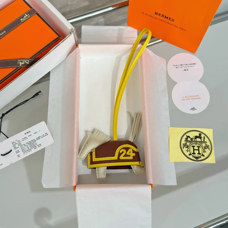エルメス（HERMÈS） キーリング バッグアクセサリー レディース｜新品 59725C85