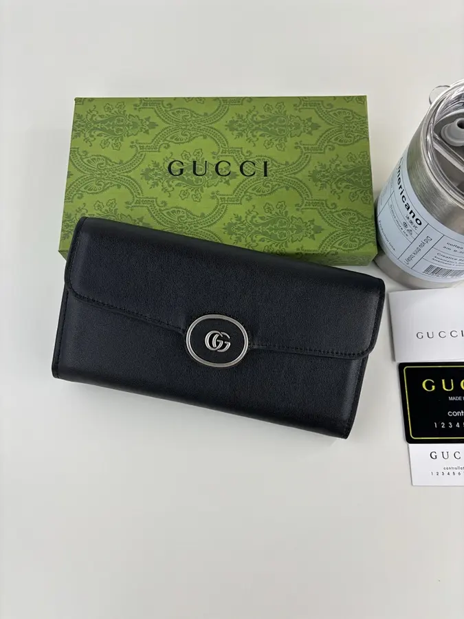 グッチ(GUCCI) ロングウォレット 新品 レディース 収納しやすい|5AFF031Bの商品画像