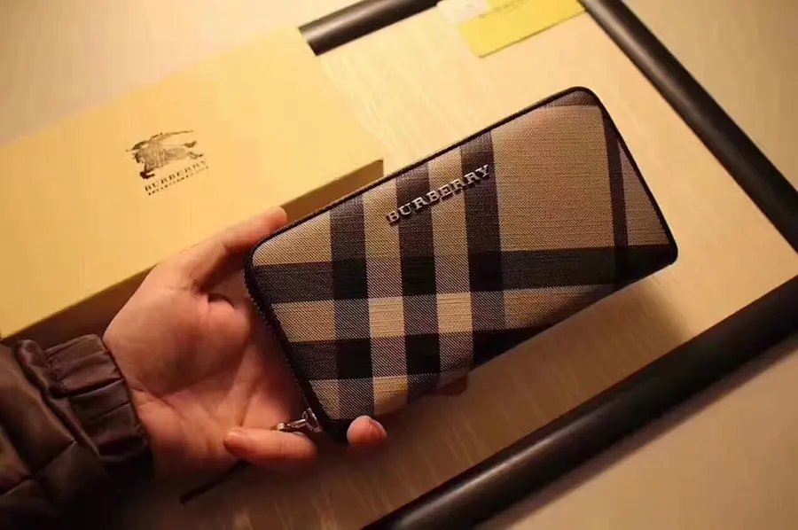 バーバリー（BURBERRY） メンズ 財布 レザー｜新品 5D970F00