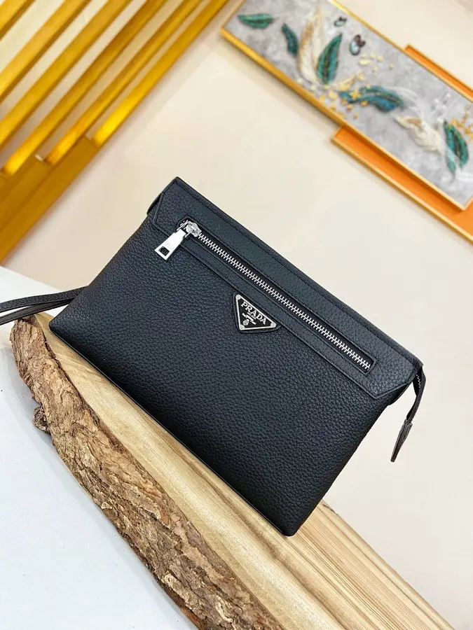 プラダ(PRADA) レザー クラッチバッグ メンズ|新品 60638EEAの商品画像