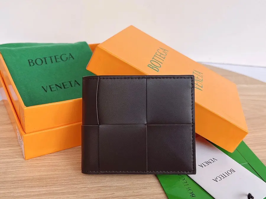 ボッテガ・ヴェネタ（BOTTEGA VENETA） 財布 レザー メンズ｜新品 612F930C
