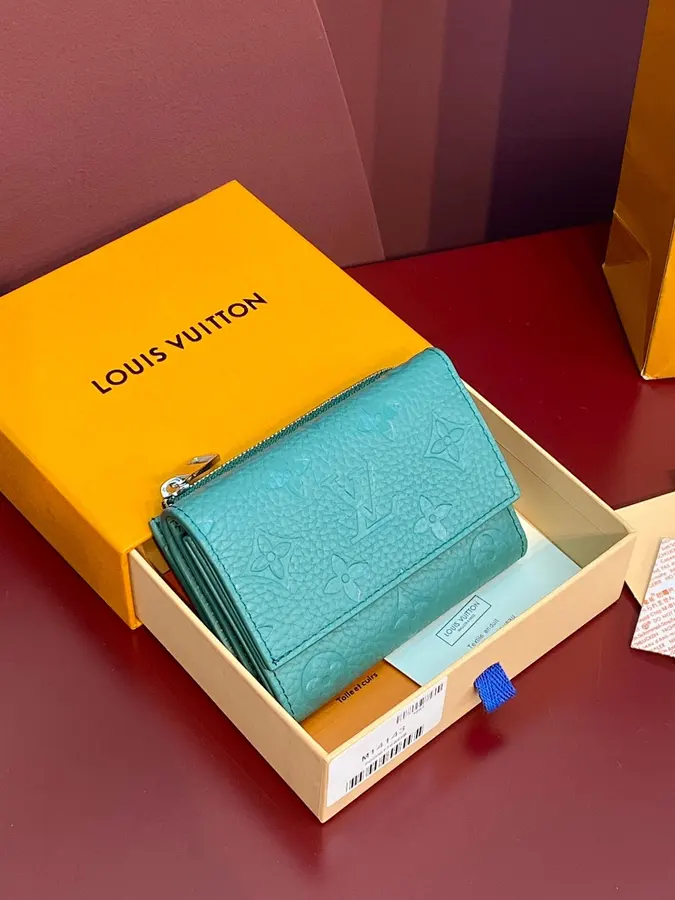ルイ・ヴィトン(LOUIS VUITTON) ミニ財布 新品 レディース レザー|63DBC0EBの商品画像
