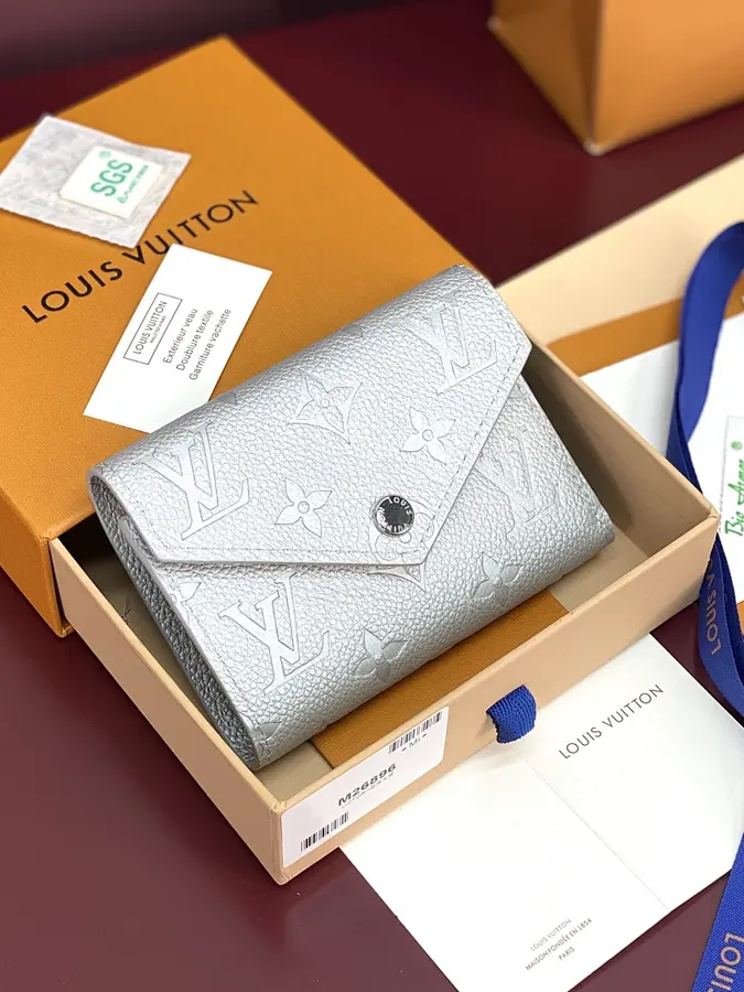 ルイ・ヴィトン（LOUIS VUITTON） レディース ミニ財布 レザー｜新品 6440B081