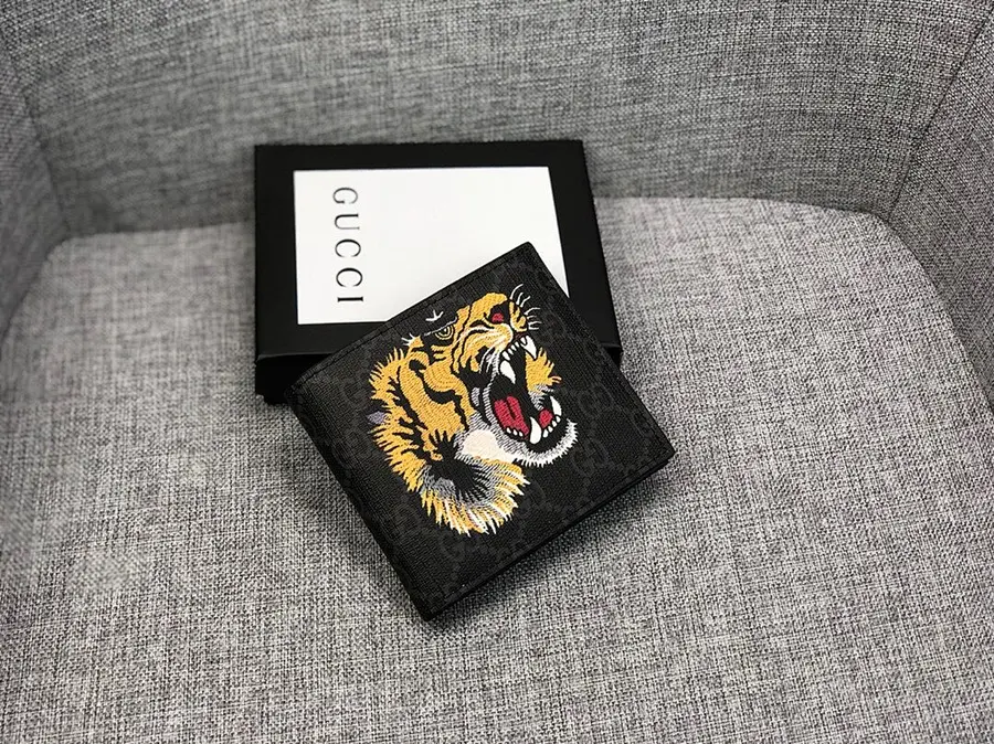 グッチ（GUCCI） レザー コンパクト財布 メンズ｜新品 67600494