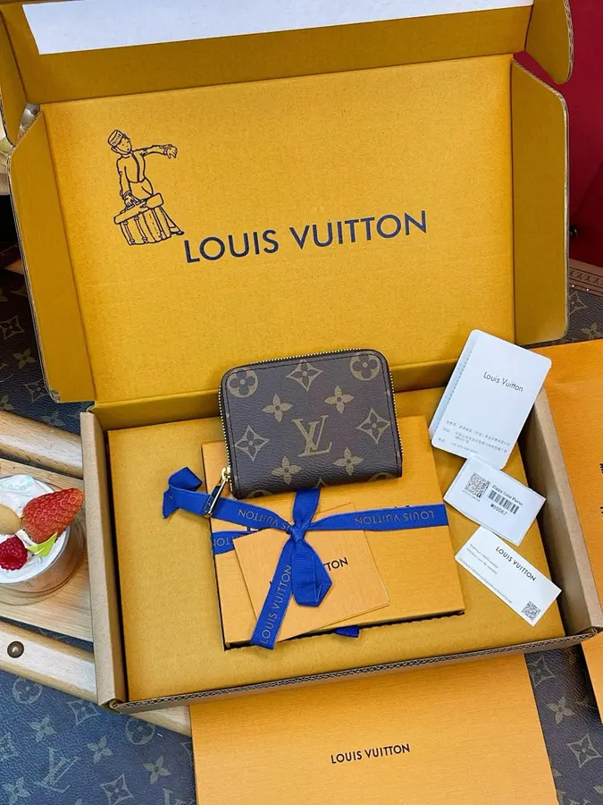 LOUIS VUITTON ルイ・ヴィトン（LOUIS VUITTON） 小銭入れ 新品 メンズ 持ち歩きやすい｜67A7FECA