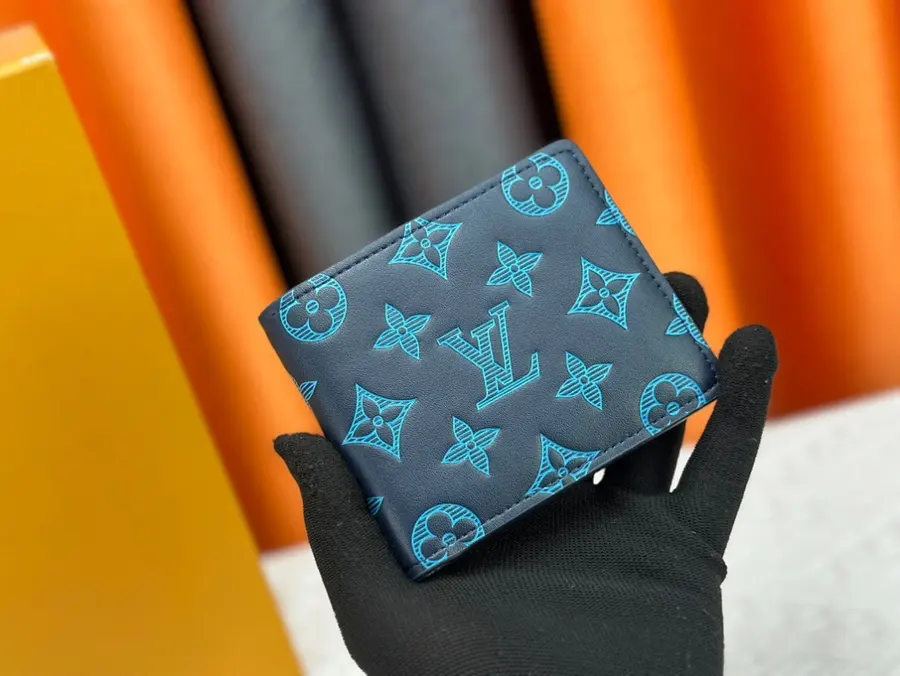 ルイ・ヴィトン（LOUIS VUITTON） メンズ コンパクト財布 持ち歩きやすい｜新品 696740F1