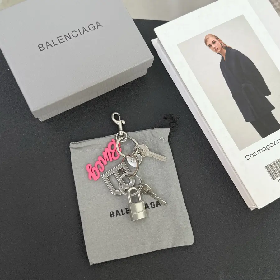 BALENCIAGA バレンシアガ（BALENCIAGA） キーホルダー 新品 レディース バッグアクセサリー｜69C0C7E3