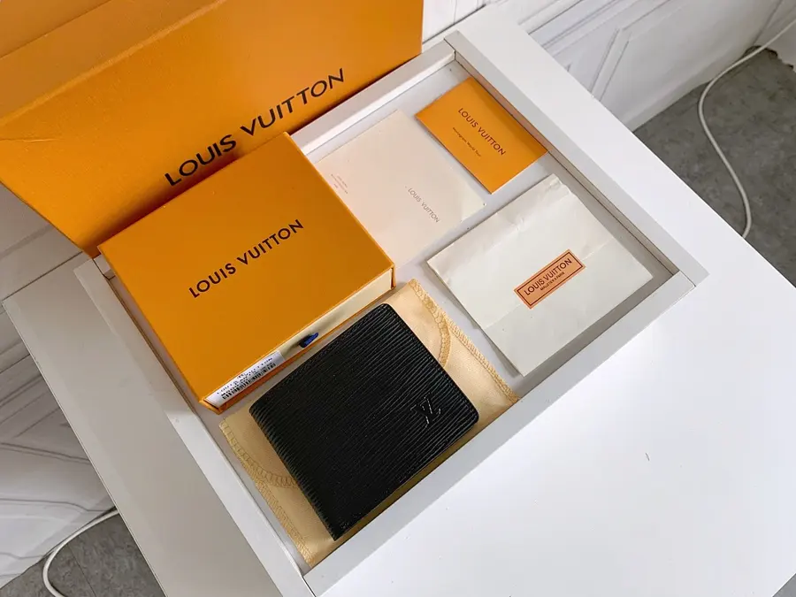 ルイ・ヴィトン（LOUIS VUITTON） 財布 レザー レディース｜新品 6CD7717A