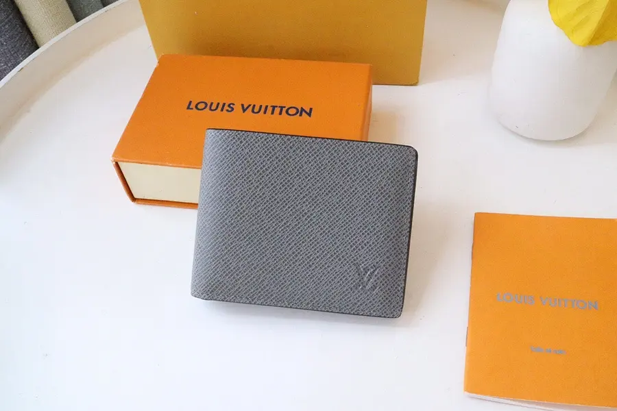 ルイ・ヴィトン(LOUIS VUITTON) メンズ ミニ財布 持ち歩きやすい|新品 6E14295Fの商品画像