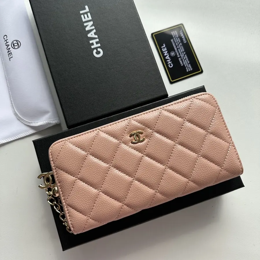 シャネル(CHANEL) レザー ロングウォレット レディース|新品 700A241Bの商品画像