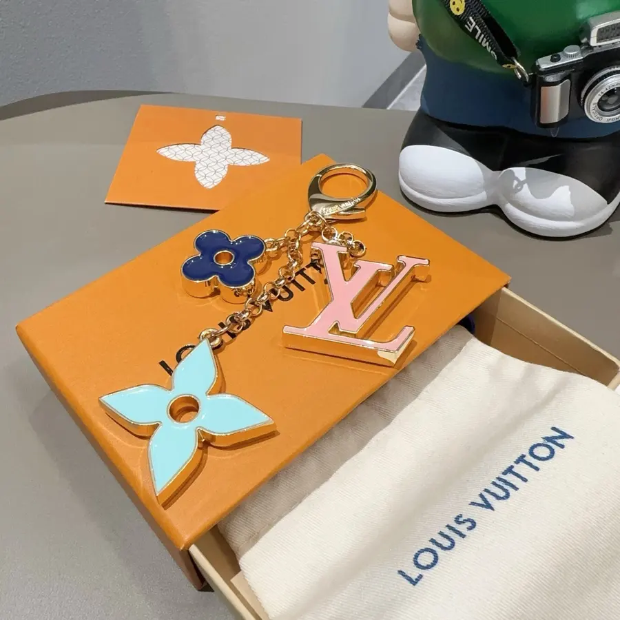 ルイ・ヴィトン（LOUIS VUITTON） モノグラム キーケース 男女兼用｜新品 70331461