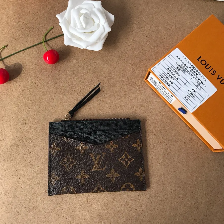 ルイ・ヴィトン（LOUIS VUITTON） カードホルダー スリム レディース｜新品 718E1042