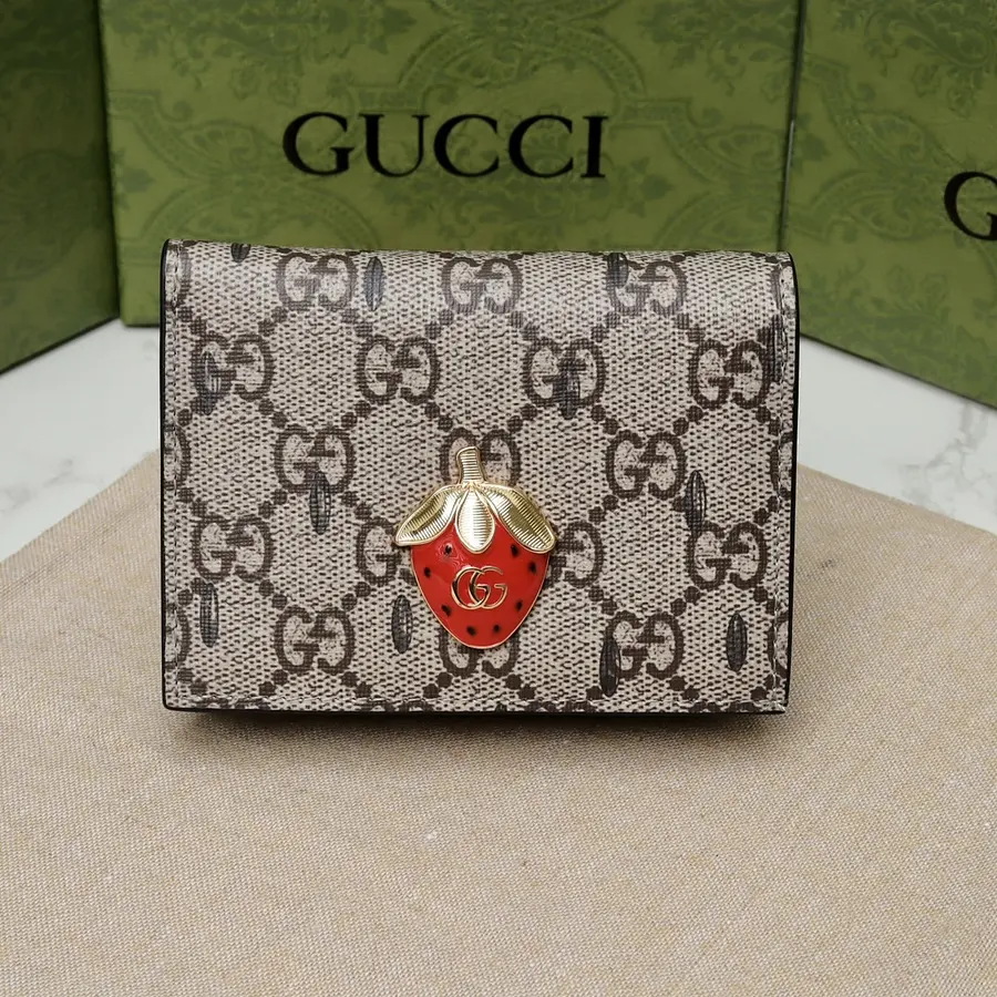 グッチ（GUCCI） レディース コンパクト財布 持ち歩きやすい｜新品 71BD0582