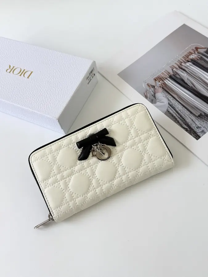 ディオール（DIOR） レディース ロングウォレット 収納しやすい｜新品 75004839