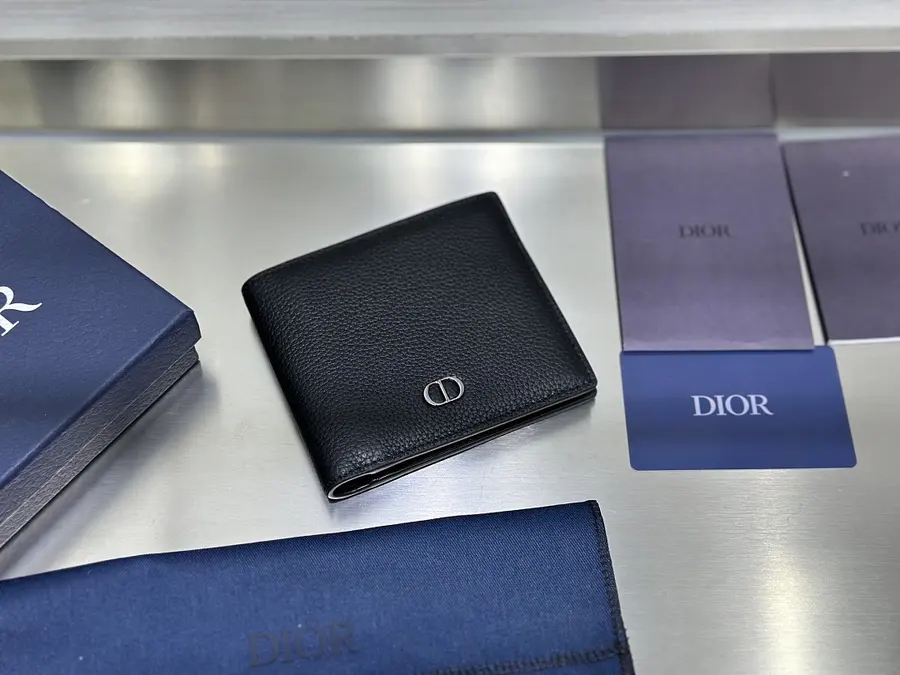 ディオール（DIOR） コンパクト財布 新品 メンズ 持ち歩きやすい｜769A1783