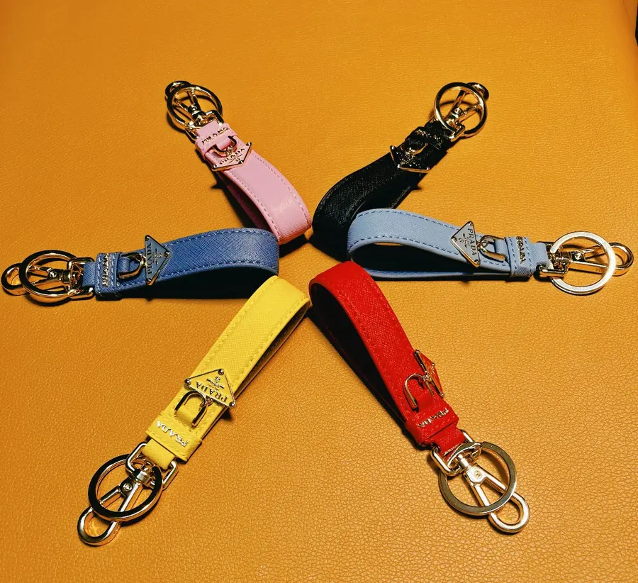 PRADA プラダ(PRADA) キーホルダー サフィアーノ レディース|新品 76CC7004