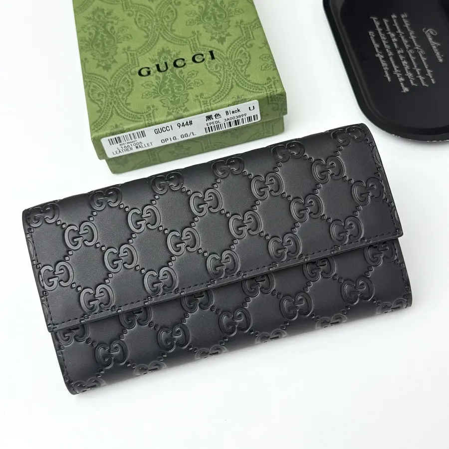 グッチ(GUCCI) 収納しやすい 長財布 レディース|新品 771A1EE8の商品画像