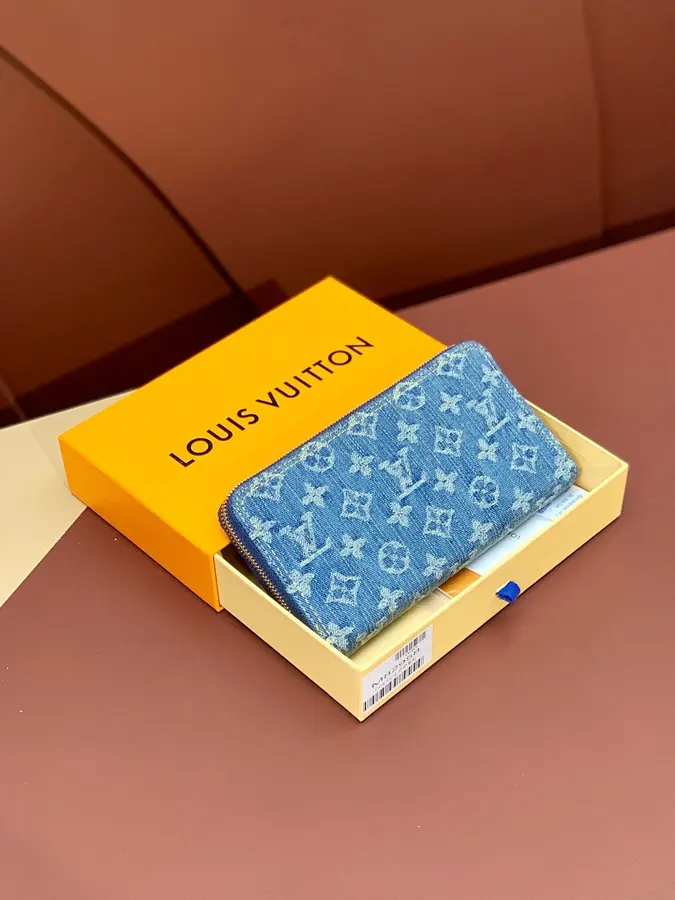 ルイ・ヴィトン（LOUIS VUITTON） ロングウォレット 収納しやすい レディース｜新品 772D9413